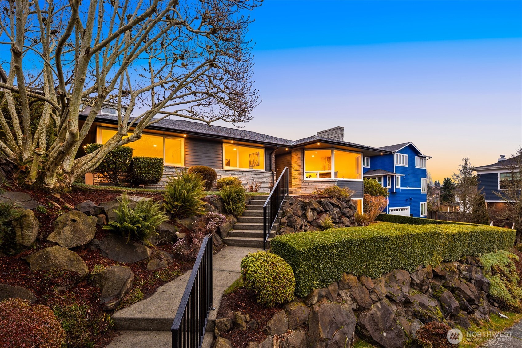 3702 West Fulton Street Seattle, WA 98199 - Photo 2 of 40