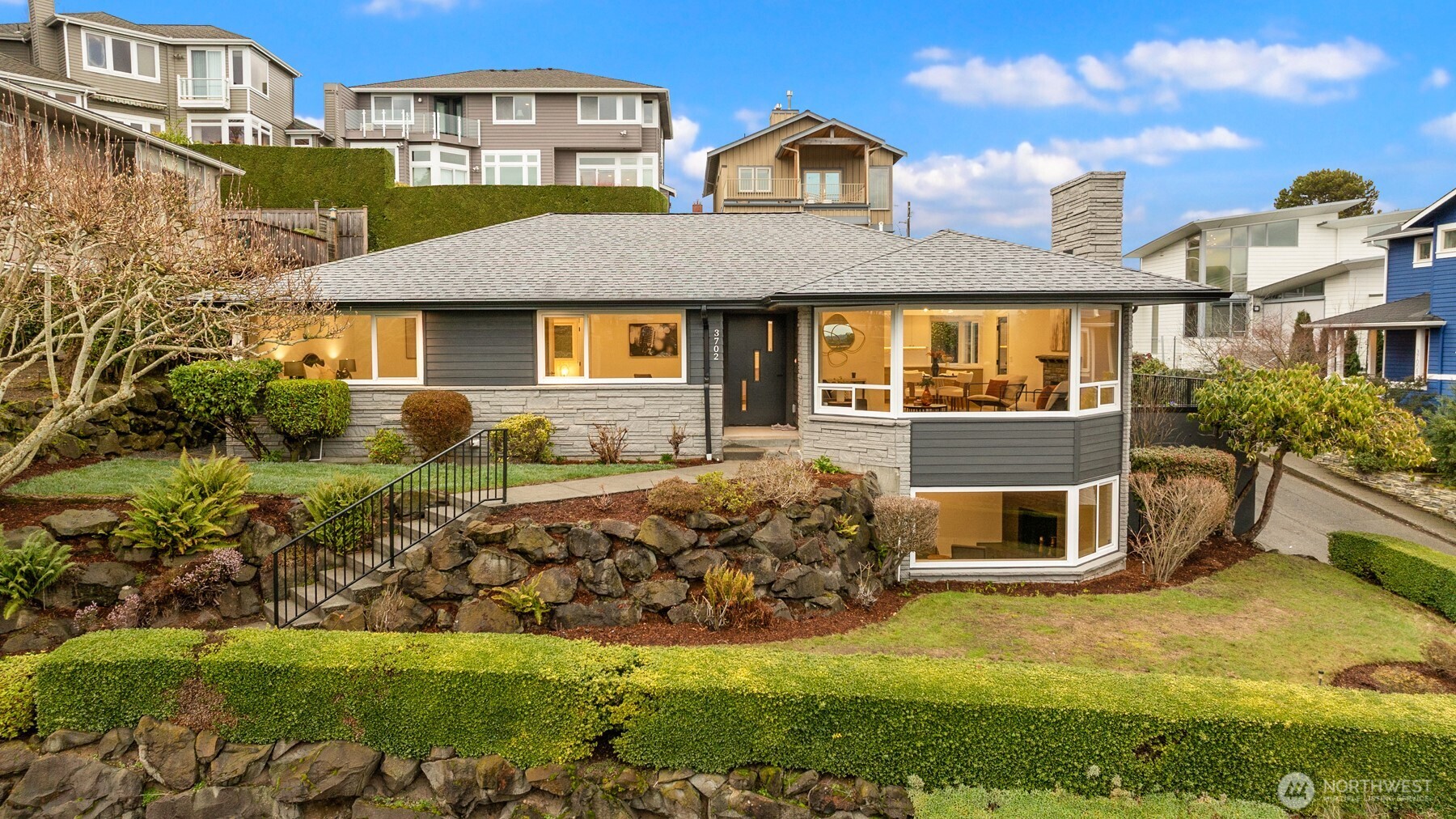 3702 West Fulton Street Seattle, WA 98199 - Photo 4 of 40