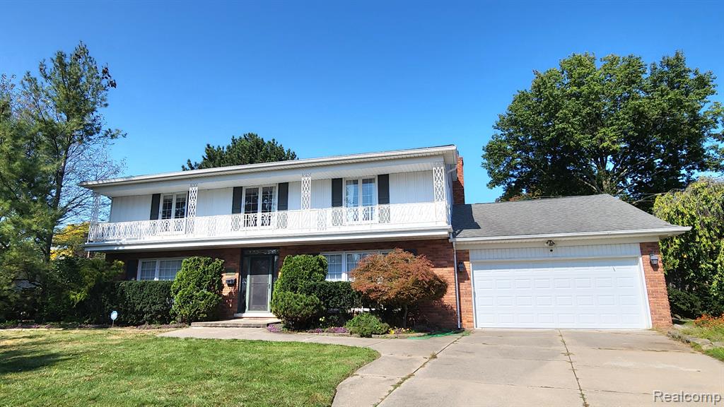 608 Canterbury Road Grosse Pointe Woods, MI 48236 - Photo 2 of 28
