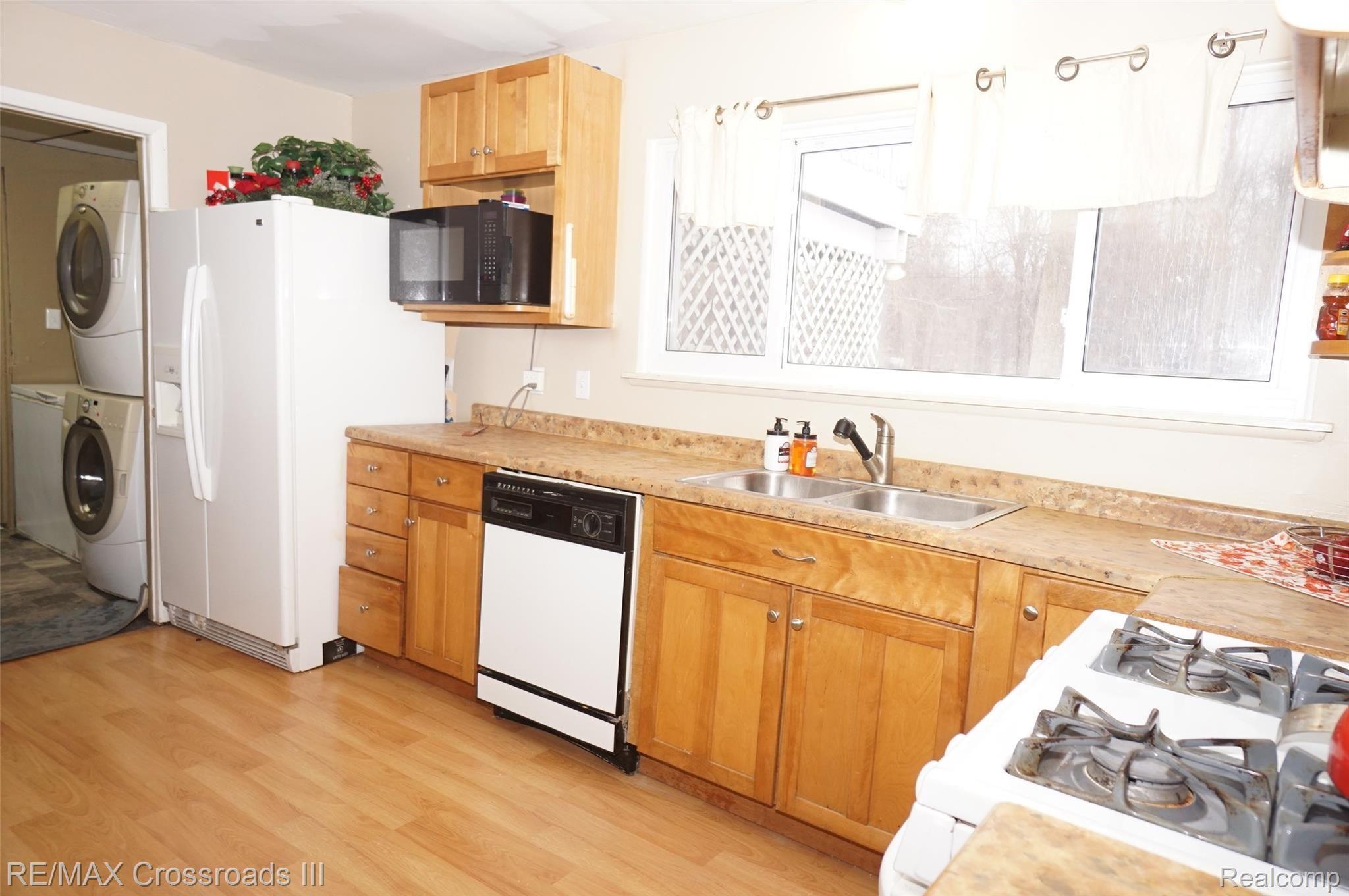 44208 Willow Road Belleville, MI 48111 - Photo 6 of 23 DSC07934.JPG