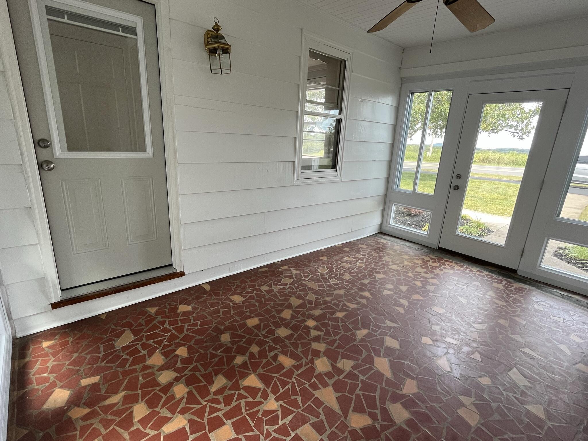 231 Bethlehem Road Boones Mill, VA 24065 - Photo 23 of 63 23 Breezeway to Garage