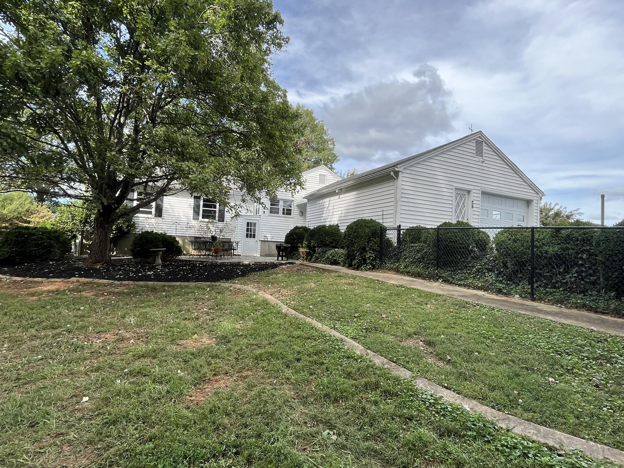 231 Bethlehem Road Boones Mill, VA 24065 - Photo 26 of 63 26 Back