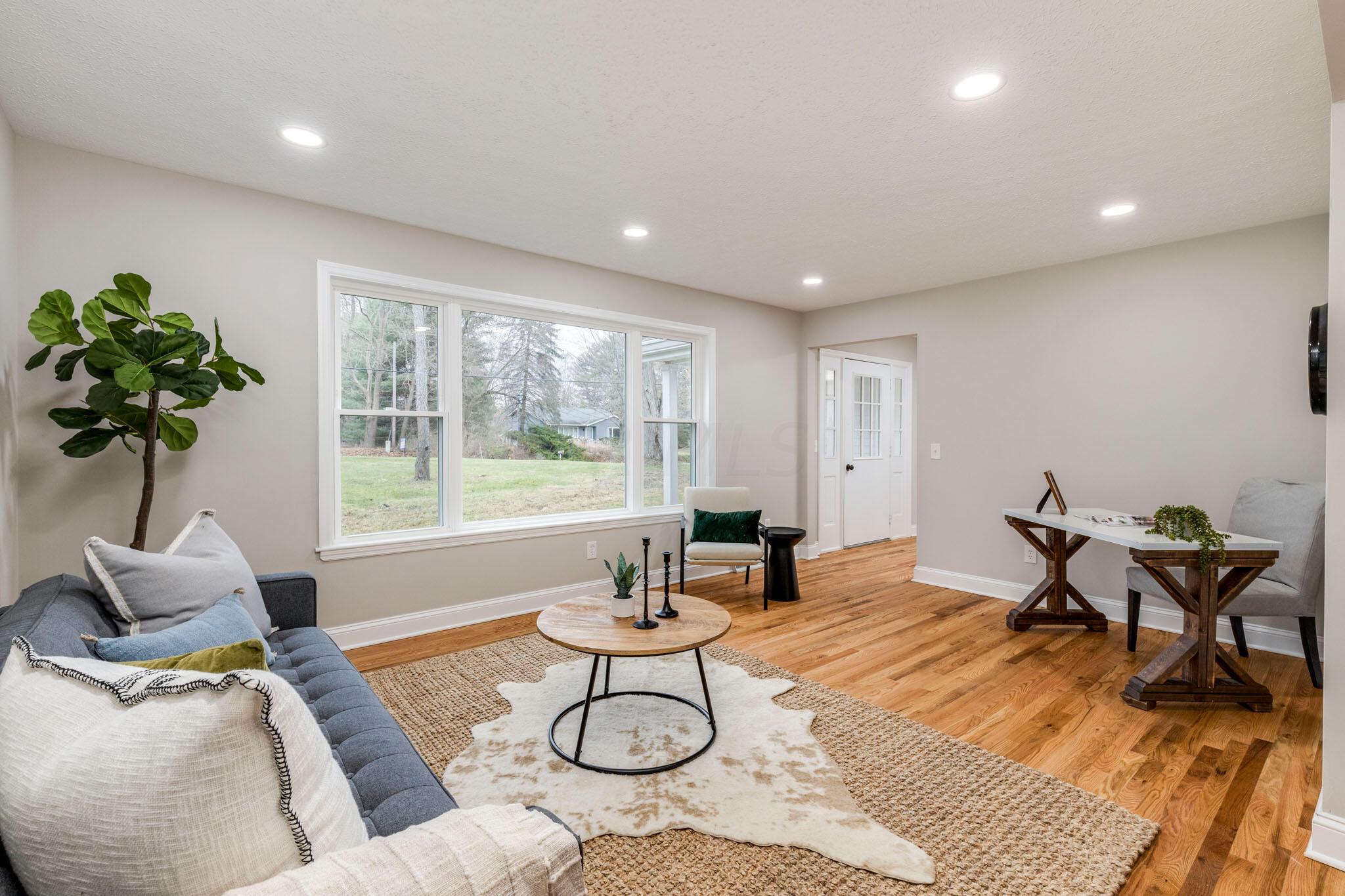 8116 Lewis Center Road Galena, OH 43021 - Photo 15 of 46 Living Room