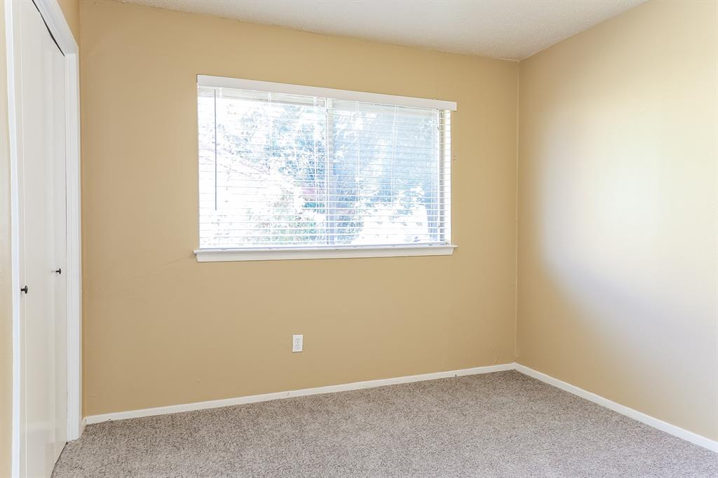 857 Via Altos Mesquite, TX 75150 - Photo 11 of 16 an empty room with a window