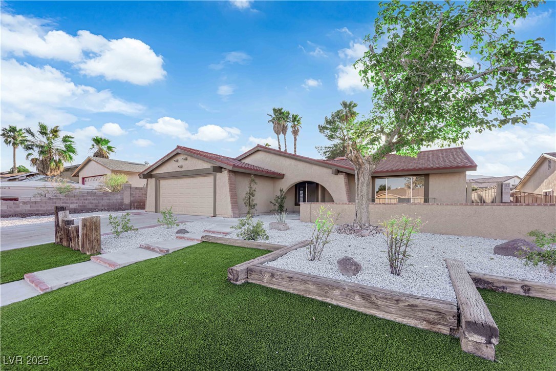710 Greenway Road Henderson, NV 89002 - Photo 3 of 41