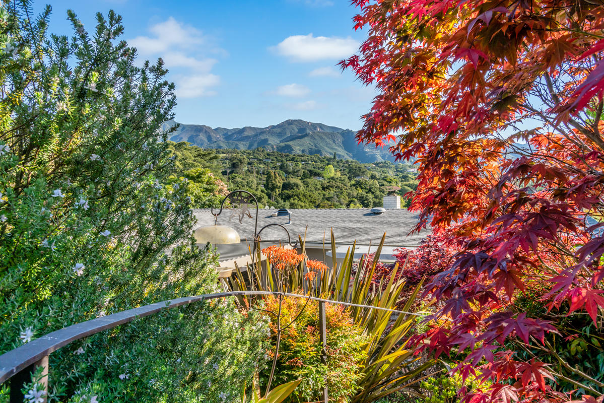 612 Mission Ridge Road Santa Barbara, CA 93103 - Photo 25 of 41 Walkway View - 612 Mission Ridge