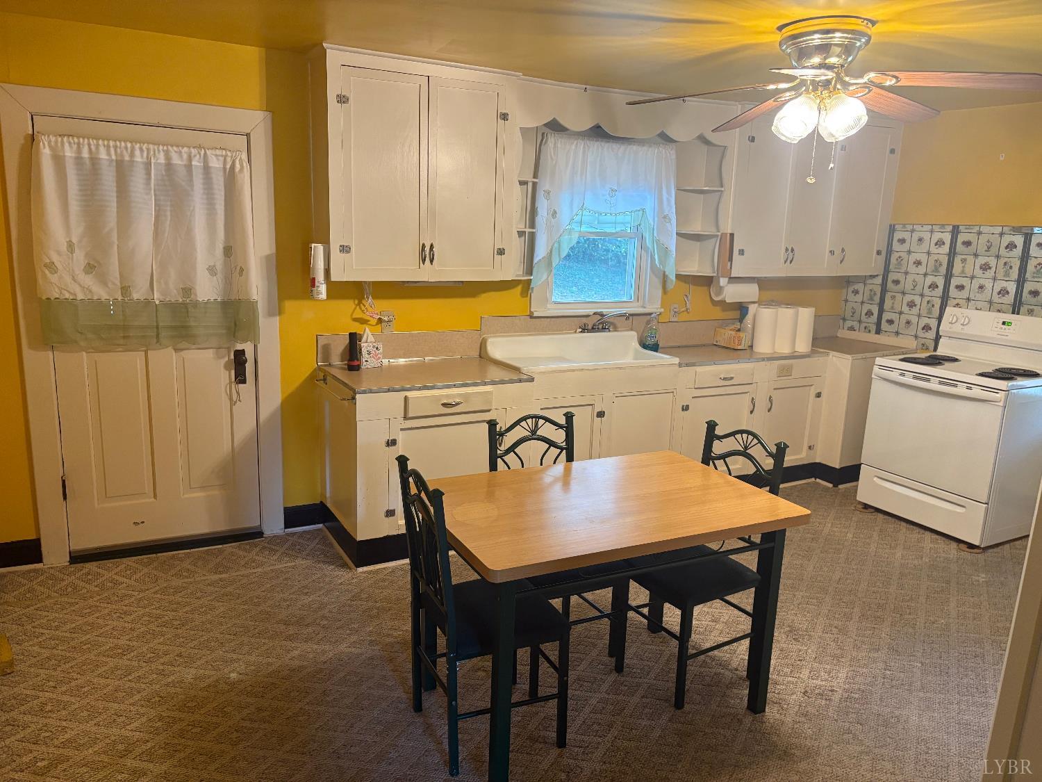 491 Main Street Madison Heights, VA 24572 - Photo 3 of 19