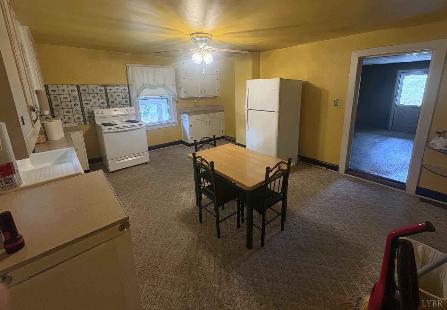 491 Main Street Madison Heights, VA 24572 - Photo 4 of 19