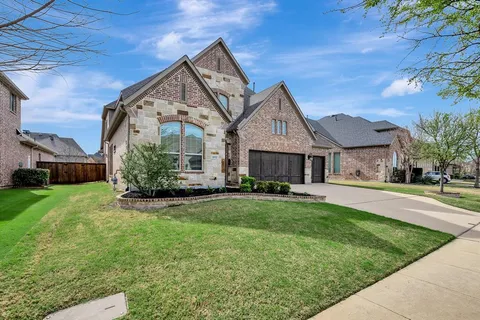 $775,000 | 1052 Highpoint Way, Roanoke, TX 76262