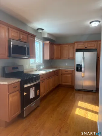 $2,800 | 29 Sisson Avenue, Hartford, CT 06106