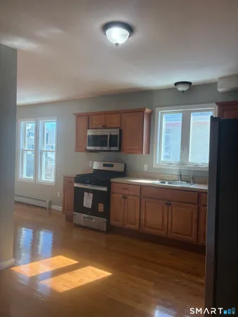 $2,800 | 29 Sisson Avenue, Hartford, CT 06106