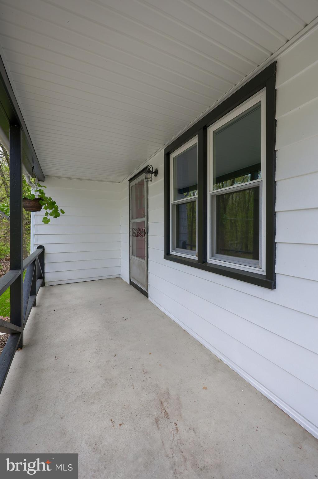 432 Vinemont Road Reading, PA 19608 - Photo 5 of 39
