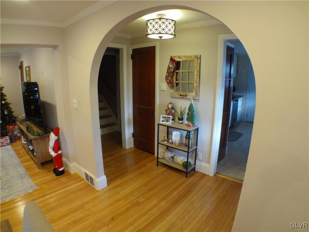 845 Juniper Road Hellertown, PA 18055 - Photo 6 of 24 Gallery Image 6