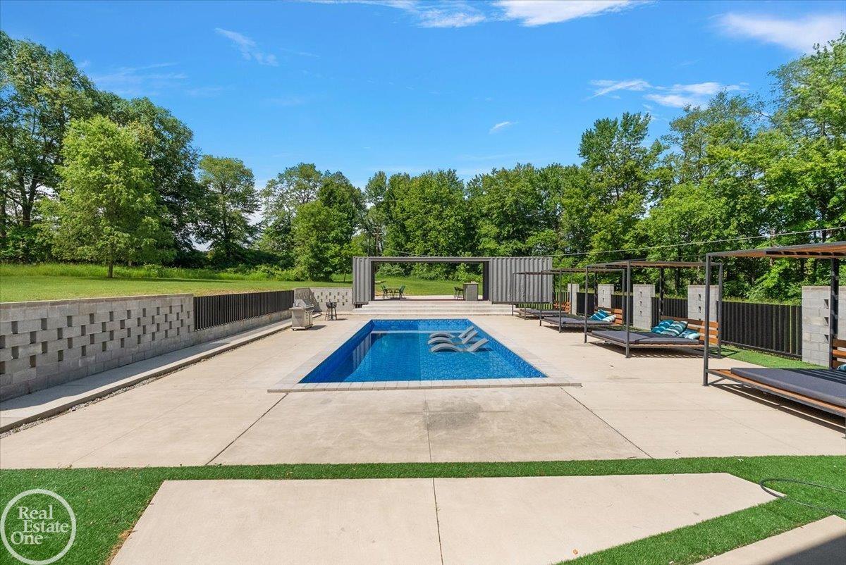 850 Frick Road Leonard, MI 48367 - Photo 12 of 84