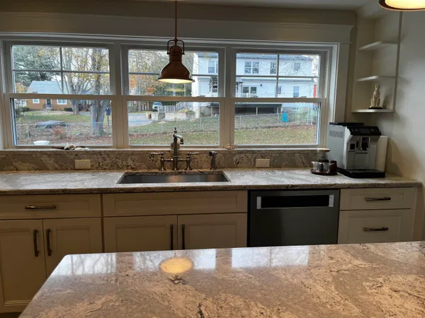 $715,000 | 21 Leavitt Road, Hampton, NH 03842