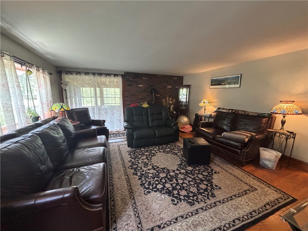 429 Central Pike Scituate, RI 02857 - Photo 11 of 34 Living Room