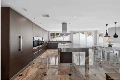 $3,199,000 | 48 Westwood Court, Woodbury, NY 11797