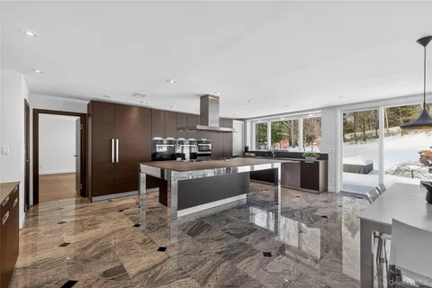 $3,199,000 | 48 Westwood Court, Woodbury, NY 11797