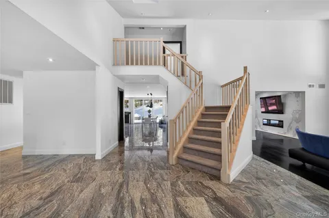 $3,199,000 | 48 Westwood Court, Woodbury, NY 11797