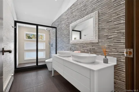 $3,199,000 | 48 Westwood Court, Woodbury, NY 11797