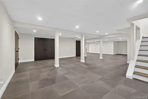 $3,199,000 | 48 Westwood Court, Woodbury, NY 11797