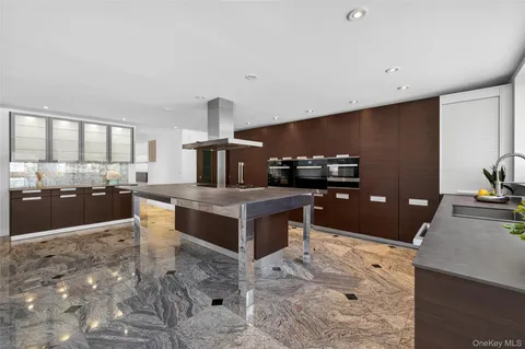 $3,199,000 | 48 Westwood Court, Woodbury, NY 11797