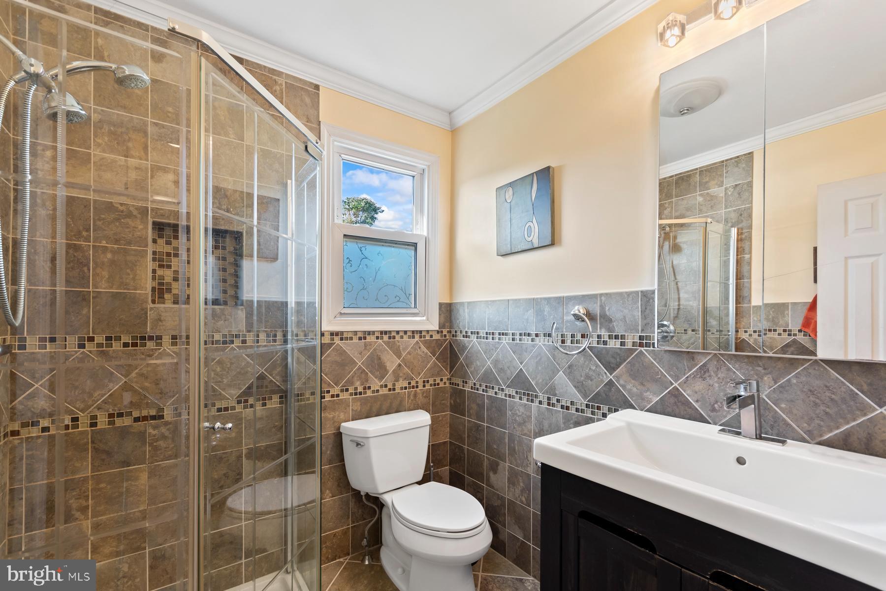 12 Colgate Drive Cherry Hill, NJ 08034 - Photo 14 of 33 Ensuite