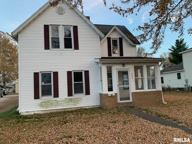 $32,000 | 924 North Crafford Street, Bushnell, IL 61422
