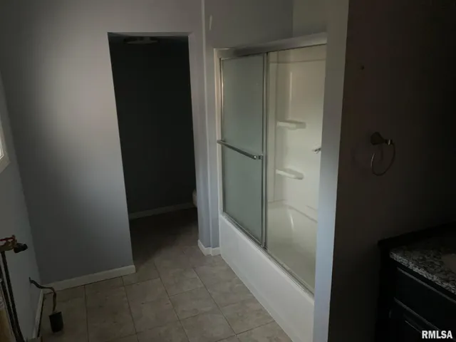 $32,000 | 924 North Crafford Street, Bushnell, IL 61422