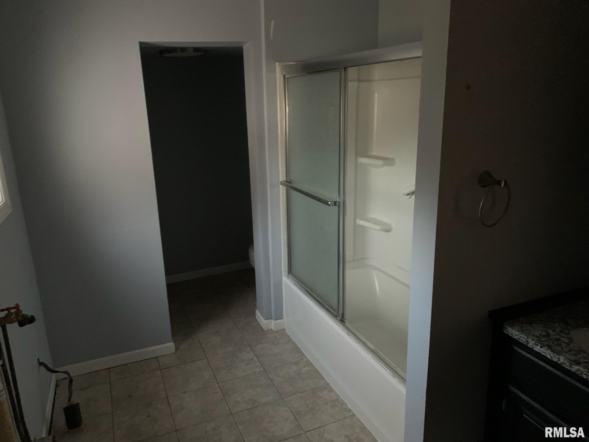 924 North Crafford Street Bushnell, IL 61422 - Photo 11 of 27