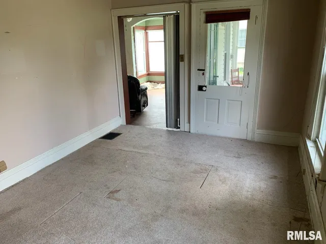 $32,000 | 924 North Crafford Street, Bushnell, IL 61422