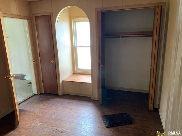 $27,900 | 924 North Crafford Street, Bushnell, IL 61422