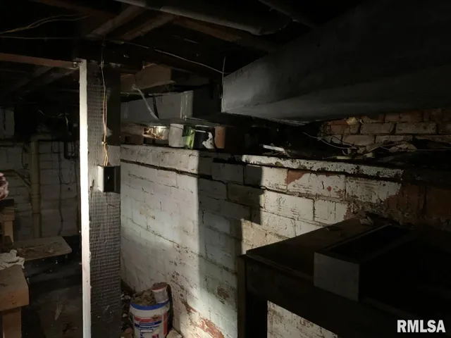 $32,000 | 924 North Crafford Street, Bushnell, IL 61422