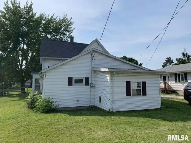 $32,000 | 924 North Crafford Street, Bushnell, IL 61422