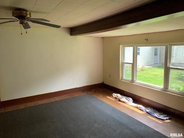 $27,900 | 924 North Crafford Street, Bushnell, IL 61422