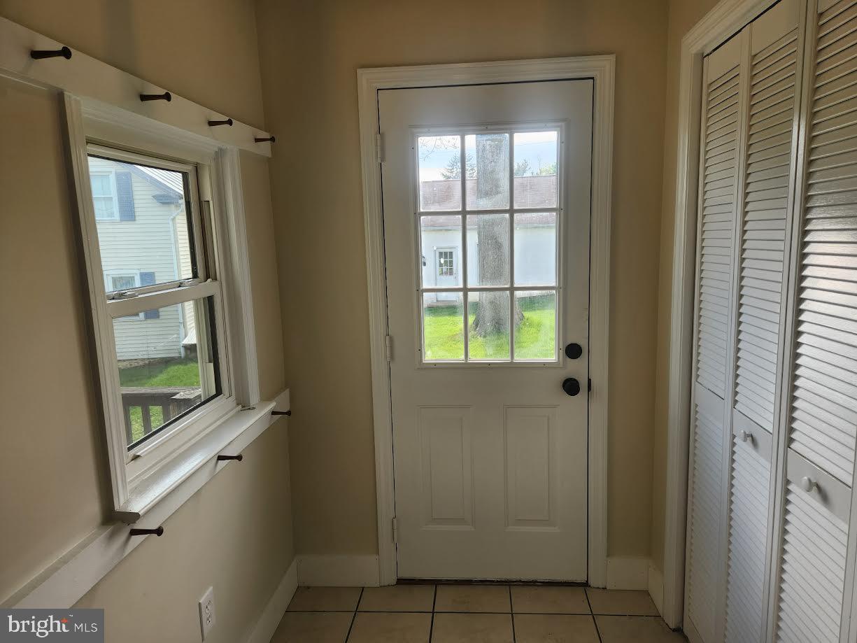 827 Disston View Drive Lititz, PA 17543 - Photo 10 of 37