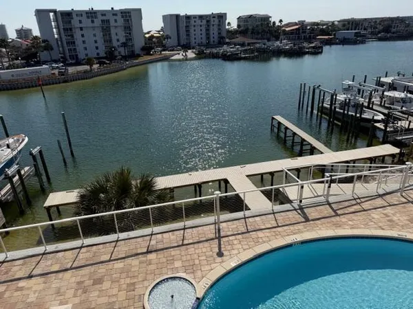 $2,023,900 | 724 Harbor Boulevard, Unit 101 & 201, Destin, FL 32541