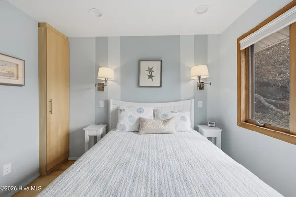 $899,000 | 125 Seabreeze Drive, Duck, NC 27949