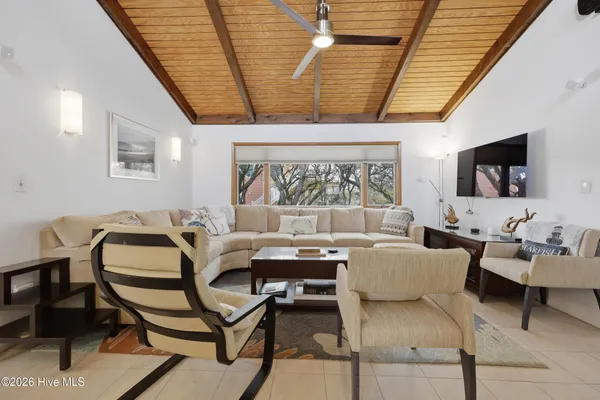 $899,000 | 125 Seabreeze Drive, Duck, NC 27949