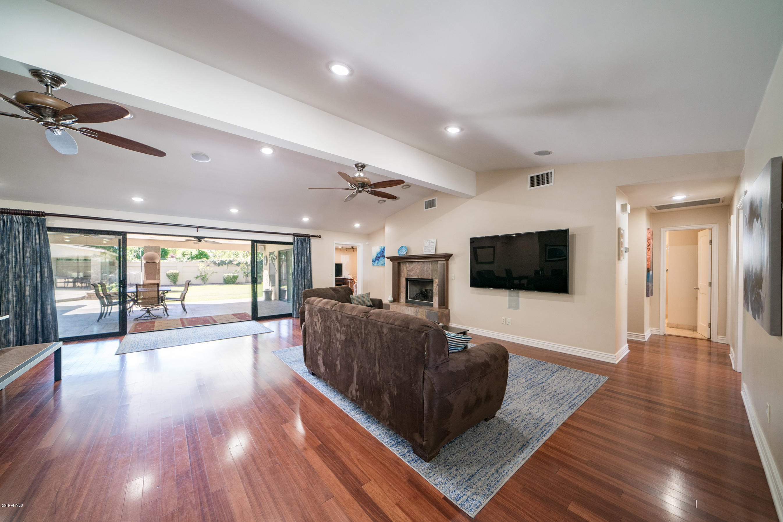 209 West Lamar Road Phoenix, AZ 85013 - Photo 4 of 46 6DSC03989a