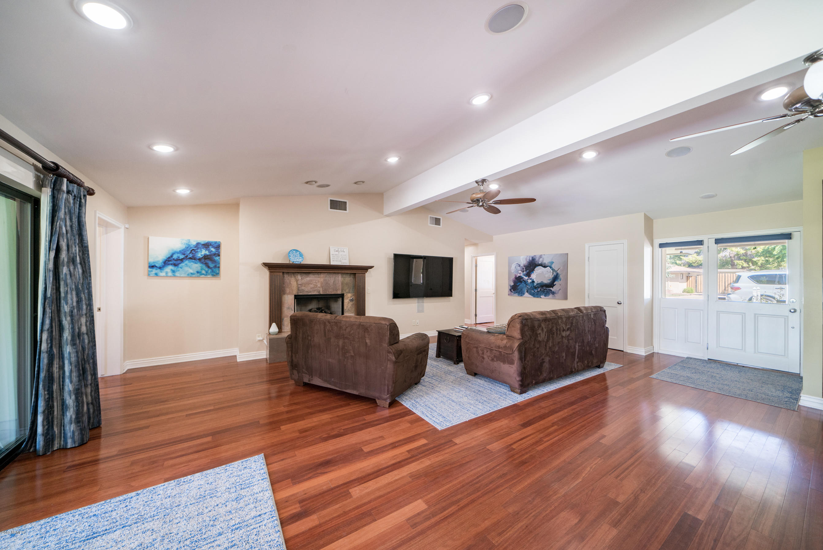 209 West Lamar Road Phoenix, AZ 85013 - Photo 6 of 46 8DSC03991a