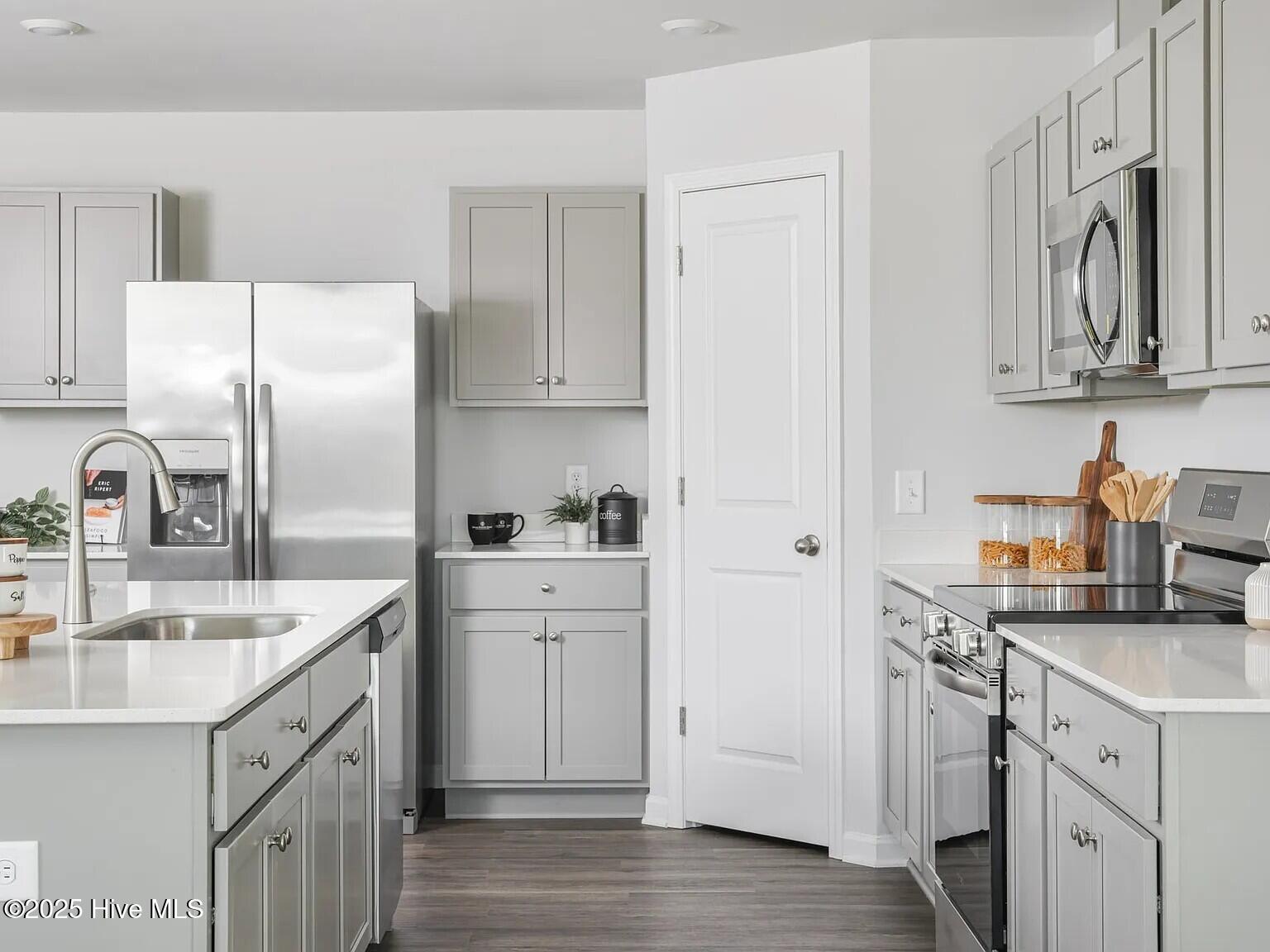 3079 Cape Point Lane Southwest Supply, NC 28462 - Photo 2 of 14 Venture B Kitchen 1