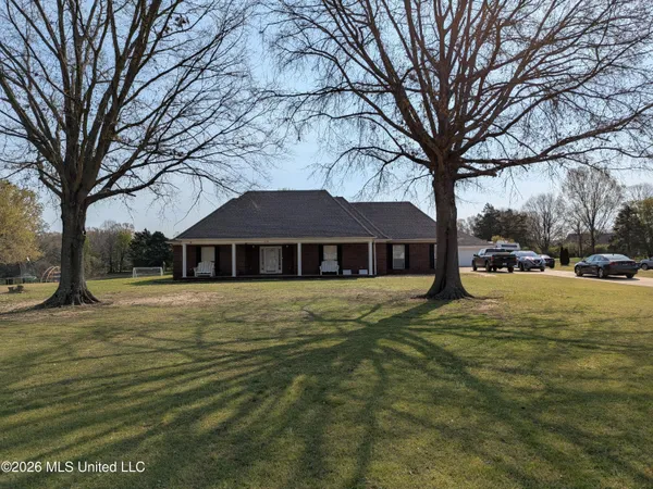 $460,000 | 6110 Nellwood Drive, Olive Branch, MS 38654