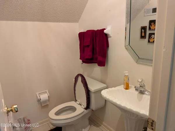 $460,000 | 6110 Nellwood Drive, Olive Branch, MS 38654