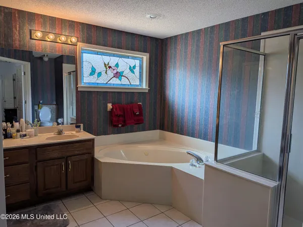 $460,000 | 6110 Nellwood Drive, Olive Branch, MS 38654