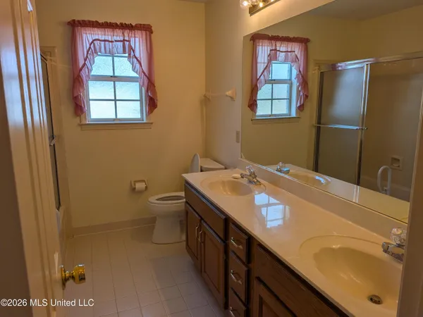 $460,000 | 6110 Nellwood Drive, Olive Branch, MS 38654