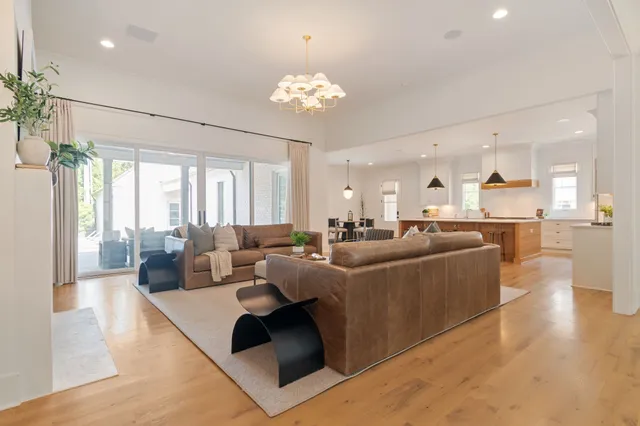 $3,695,000 | 3960 Woodlawn Drive, Nashville, TN 37205