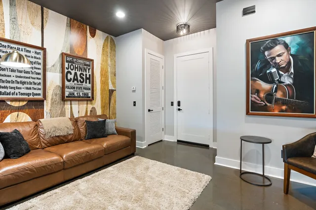 $379,000 | 210 30th Avenue North, Unit 211, Nashville, TN 37203