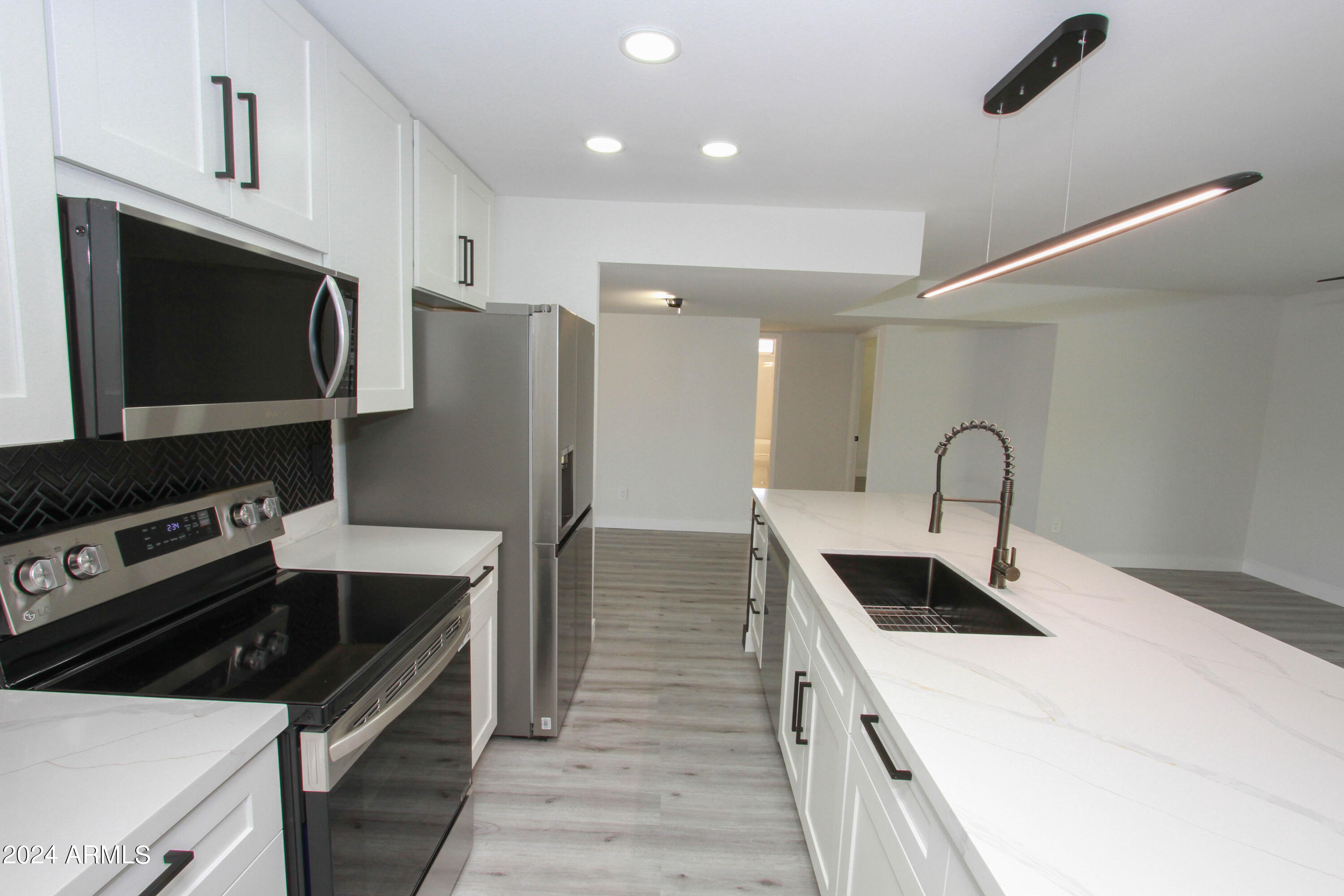 3442 West Hearn Road Phoenix, AZ 85053 - Photo 17 of 58 3442 W Hearn RD-18