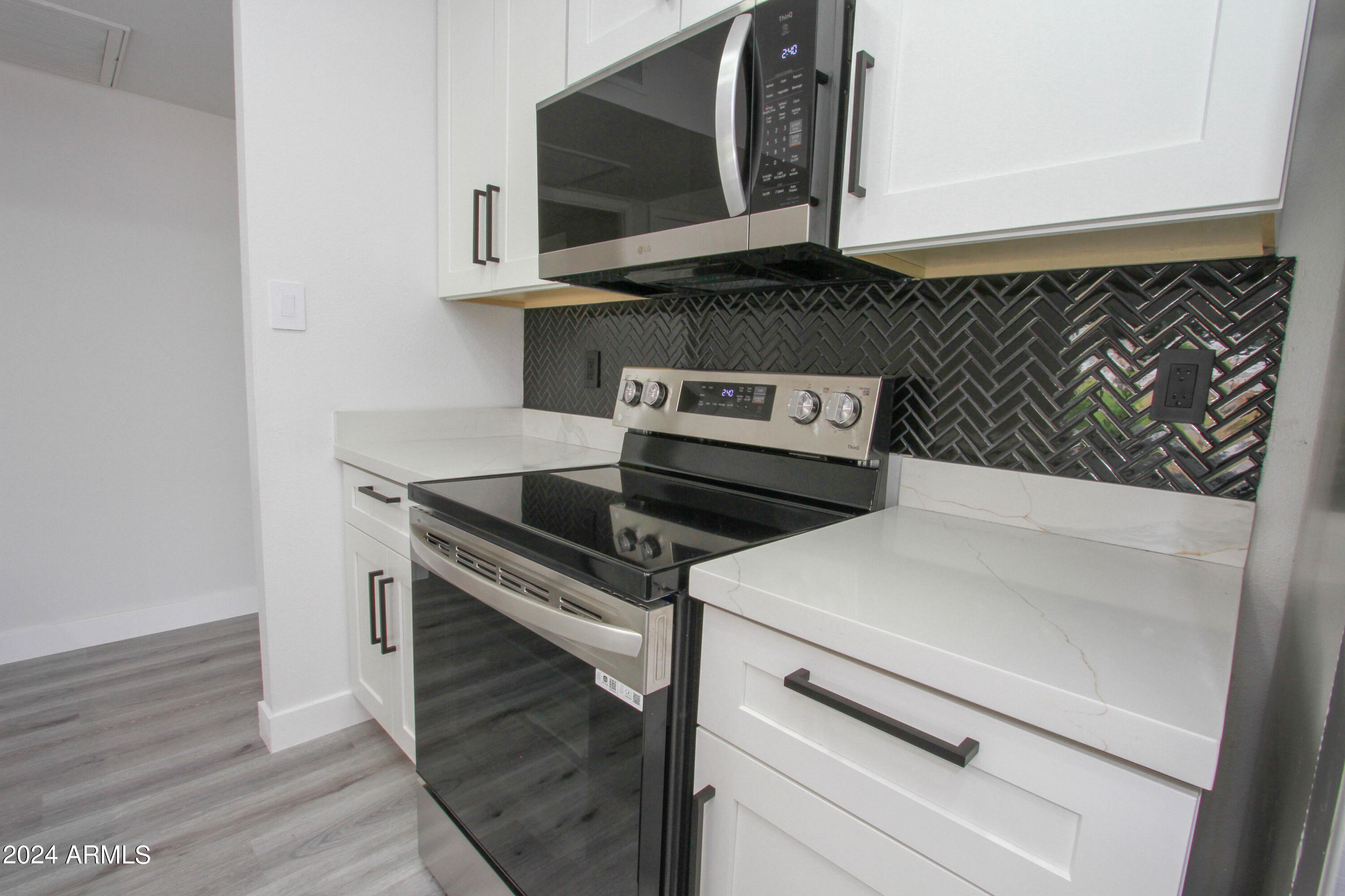 3442 West Hearn Road Phoenix, AZ 85053 - Photo 22 of 58 3442 W Hearn RD-23